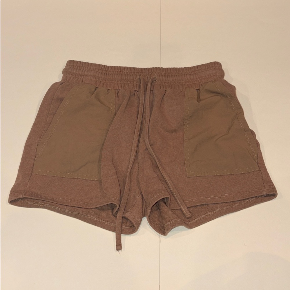 H&M Women's Tan Cargo Shorts